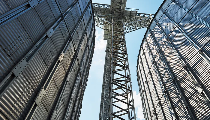 crane building 